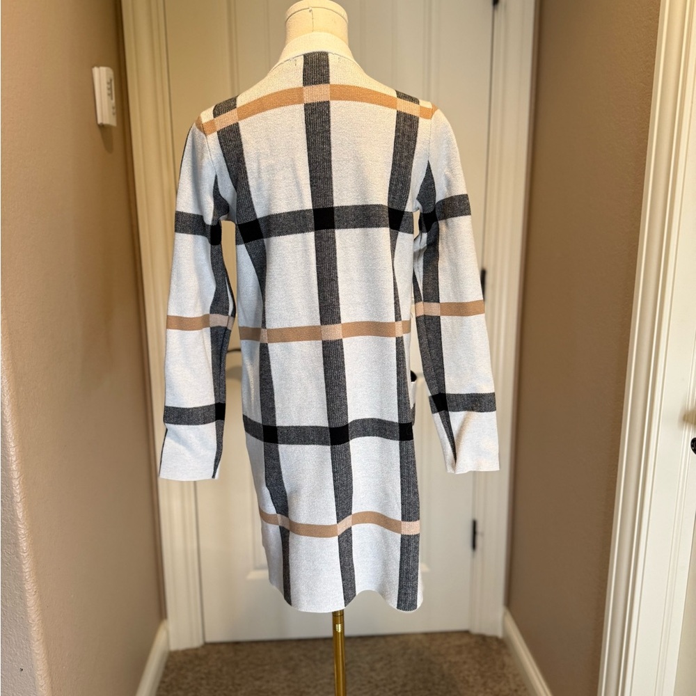 Tahari Women's Checkered Blazer in Black, Gray, and Tan - Picture 3 of 4